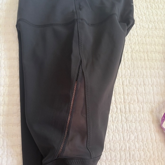 Special Edition Lululemon Wanderlust Leggings - Picture 4 of 5